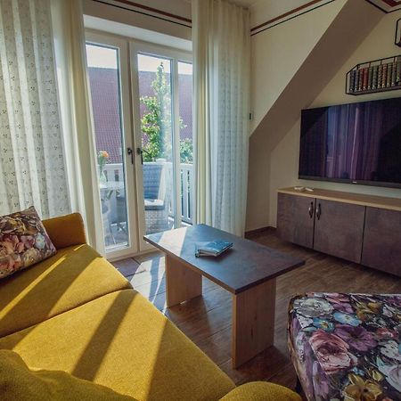 Up Besöök - Rapsblüte Apartman Krummhörn Kültér fotó