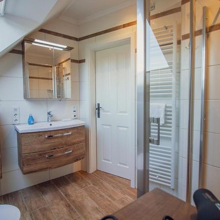 Up Besöök - Rapsblüte Apartman Krummhörn Kültér fotó