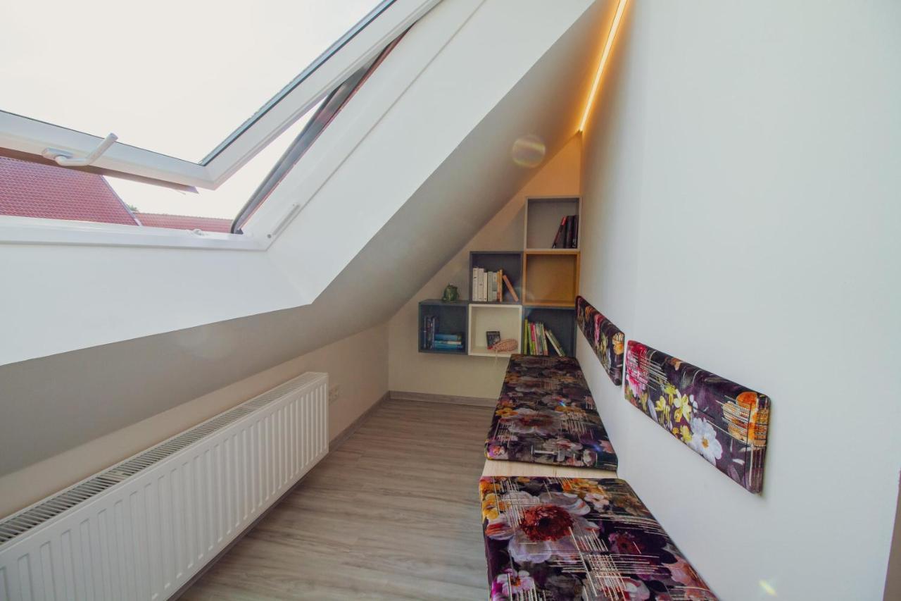 Up Besöök - Rapsblüte Apartman Krummhörn Kültér fotó