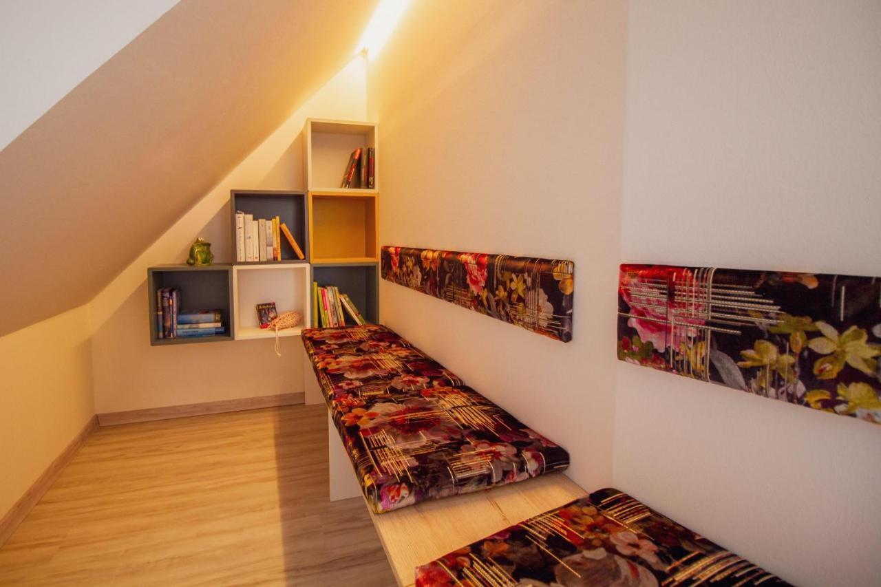 Up Besöök - Rapsblüte Apartman Krummhörn Kültér fotó